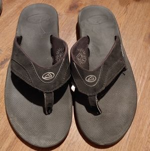 Black reef sandals